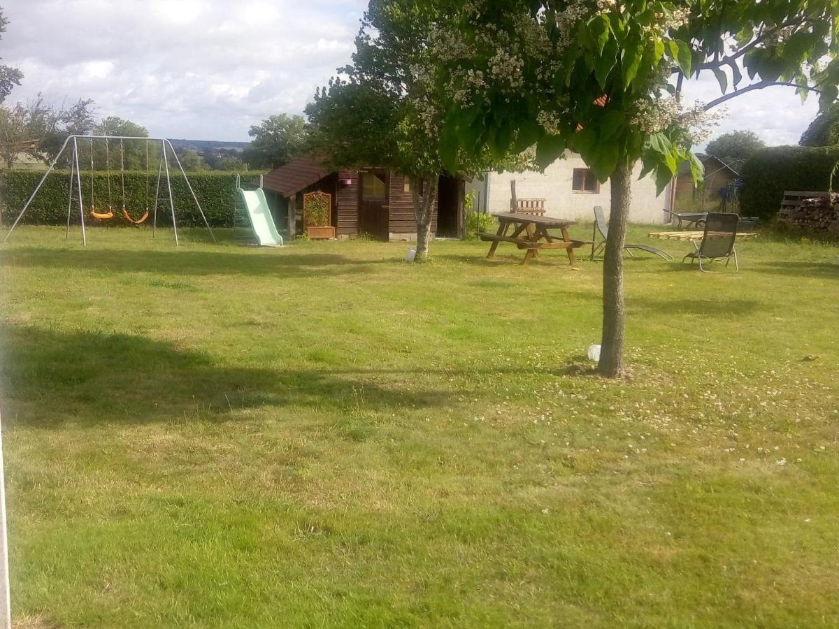 Ferienwohnung Les Vignes D'Ygrande Exterior foto