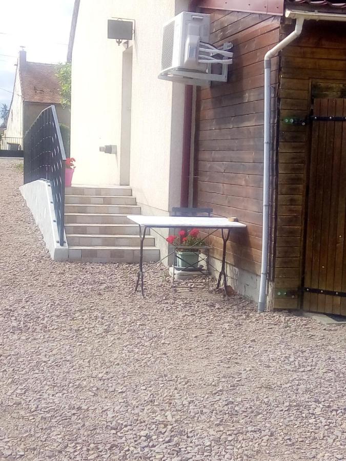 Ferienwohnung Les Vignes D'Ygrande Exterior foto